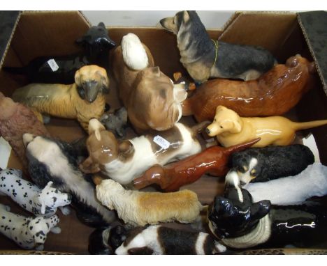 Large selection of various assorted ceramic figures of dogs, including Beswick Labrador, Beswick Red Setter, etc 