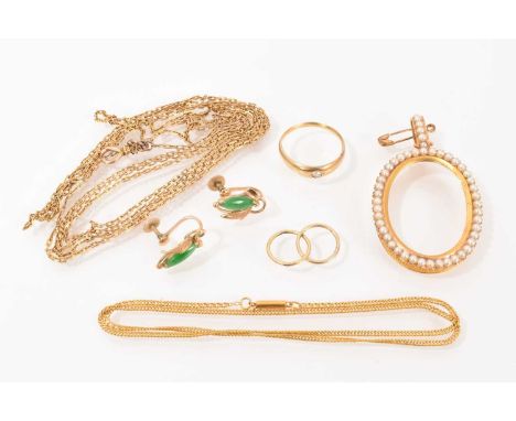 Edwardian seed pearl locket frame and various gold and yellow metal jewellery to include a pair of Jade earringsLocket frame 