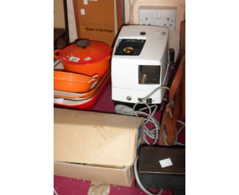A Gnome 756 Classic slide projector - sold with a boxed Starlight lightweight projector screen