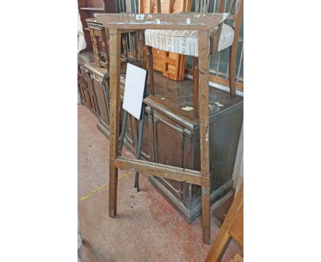 A vintage Lorraine stained pine easel frame a/f
