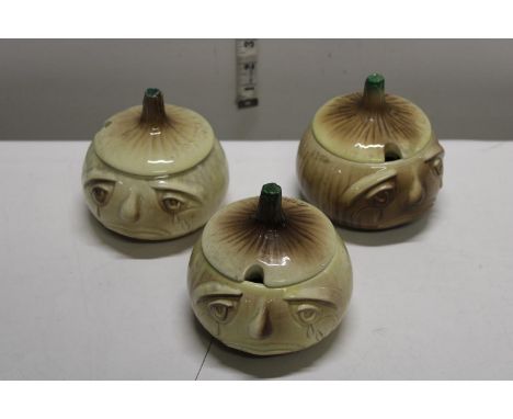 Three vintage Slyvac onion form lidded pots 
