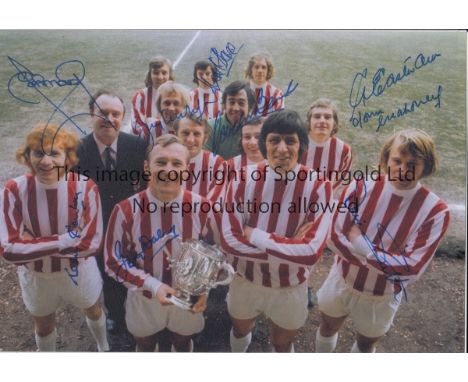 STOKE CITY 1972      Col 12” x 8” photo, of Stoke City's 1972 League Cup winning team and manager posing with their trophy du