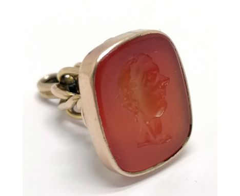 Antique 9ct gold marked pendant seal fob set with hand carved cornelian intaglio 2.5cm drop 4.6g total weight
