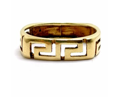 14ct marked gold Greek key patterned ring (square shaped and has pattern on 3 sides) - size S &amp; 3.8g - SOLD ON BEHALF OF 