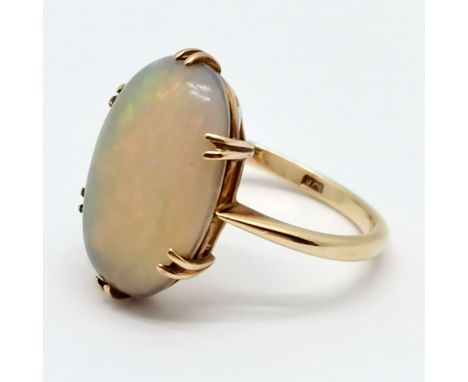 9ct marked gold opal stone set ring - size L &amp; 2.9g total weight ~ has wear to stone