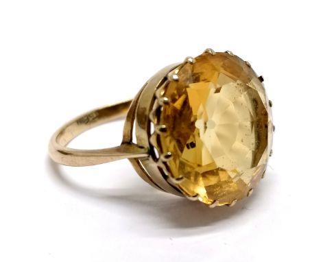 9ct marked gold citrine stone set ring - size O½ &amp; 4.3g total weight ~ approx 15mm diameter