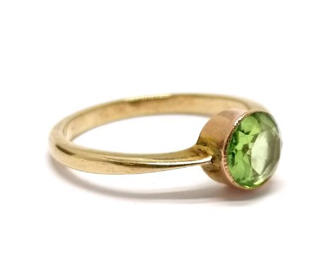 Antique unmarked gold peridot stone set ring - size P &amp; 2.1g total weight