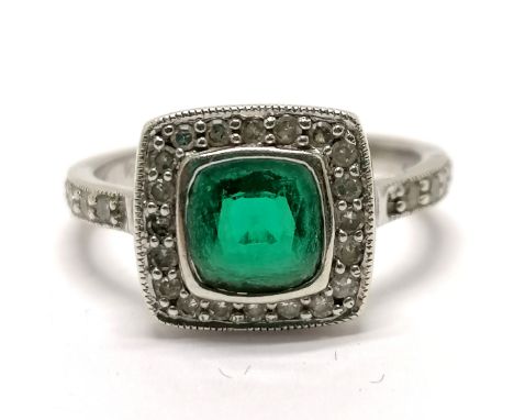 9ct hallmarked white gold green tourmaline (?) / diamond stone set cluster ring with diamond set shoulders - size K½ &amp; 2.
