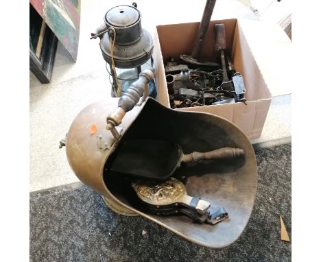 Antique brass coal hod (with shovel), antique  lantern &amp; qty of deactivated bygone traps &amp; tools