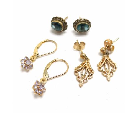 3 x pairs of gold (2 are hallmarked) stone set earrings inc blue topaz - total weight 4.9g - SOLD ON BEHALF OF THE NEW BREAST
