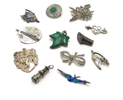 Qty of silver jewellery - mostly brooches, miners lamp pendant with bloodstone set base by Able &amp; Charnell, malachite set