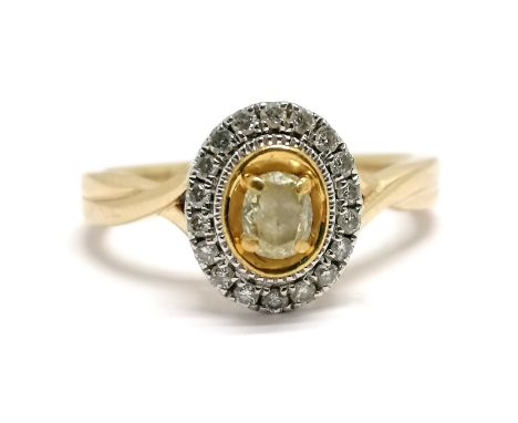 Michael Hill 14ct marked gold yellow diamond / white diamond cluster ring with twist design to shoulders - size O &amp; 4.3g 