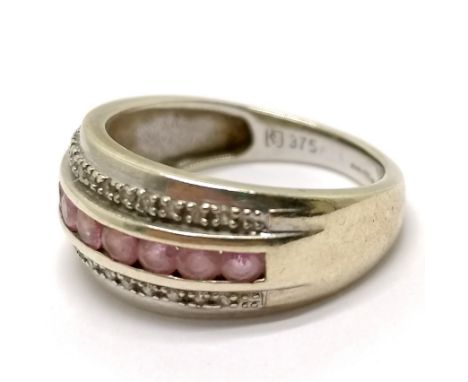 9ct hallmarked white gold 3 stone set row ring set with diamond &amp; pink topaz - size J½ &amp; 3.1g