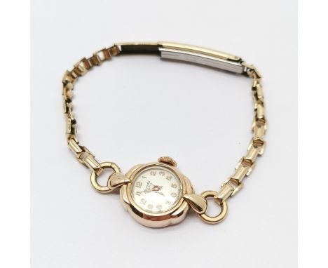 Nevada 9ct gold cased manual wind ladies vintage wristwatch on rolled gold bracelet - 15mm case &amp; 11.7g total weight - ru