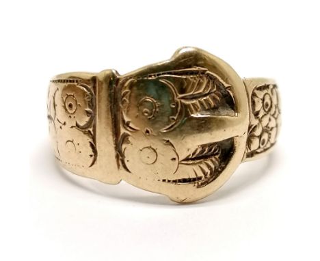 9ct hallmarked gold buckle ring - size Q½ &amp; 4.89g ~ has some wear