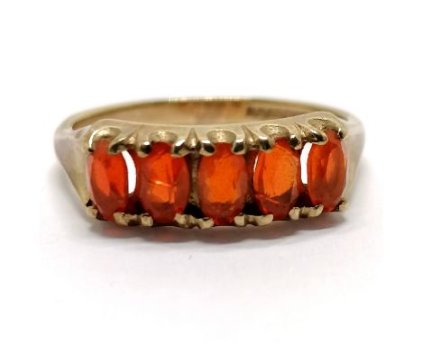 9ct hallmarked gold fire opal set ring - size P½ &amp; 2.9g total weight ~ 1 stone has a natural fault