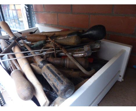 Box of mixed vintage tools 