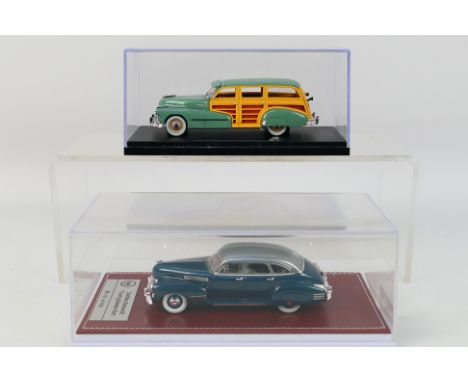 GIM Models - The Goldvarg Collection - 2 x limited edition American cars in 1:43 scale, a 1941 Cadillac Series 63 Touring Sed