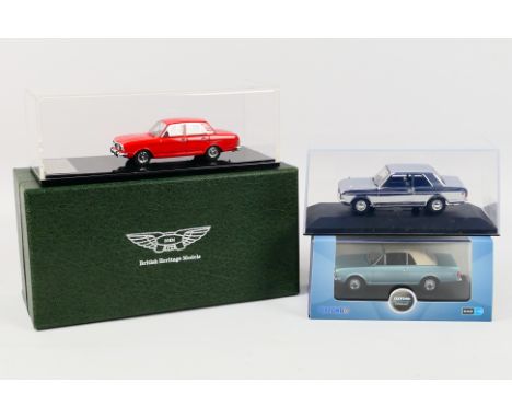 British Heritage Models - Oxford - Vanguards - 3 x Ford Cortina MkII models in 1:43 scale, a Crayford Convertible # 43CCC001A