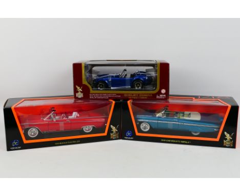 Road Signatures - Three boxed diecast 1:18 scale model cars from Road Signatures. Lot consists of Road Signatures #92058 Shel