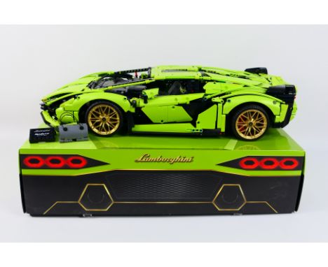 Lego - A boxed 2020 Lego #42115 Lamborghini Sián FKP 37. The model is constructed constructed, and shows some slightly signs 