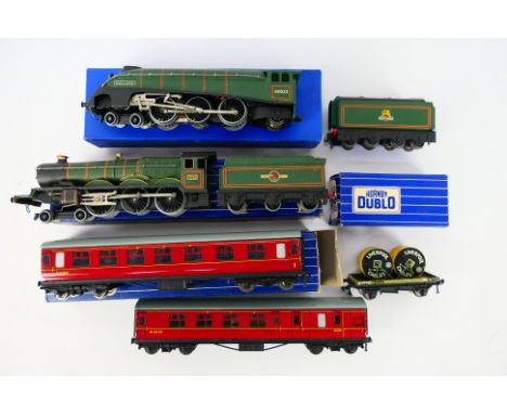 Hornby Dublo - A collection boxed Mallard locomotive # L11 with unboxed tender, an unboxed Bristol Castle with tender, 2 x bo