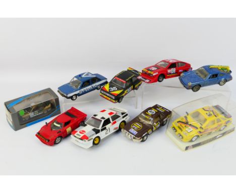 Mira - Minichamps - Polistil - Bburago - A mainly unboxed group of predominately larger scale diecast model cars. Lot include