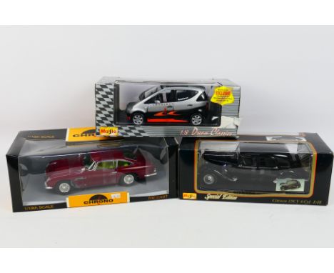 Chrono - Maisto - Three boxed diecast 1:18 scale diecast model cars. Lot includes Chrono H1002 Aston Martin DB5 1963 'Peony R