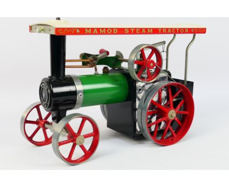 Mamod - An unboxed Mamod 1313 Steam Traction Engine TE1A. The model appears in Very Good to Near Mint condition with only min