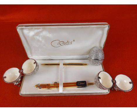 Delta writing set and 2 diamante trinket/pill boxes.