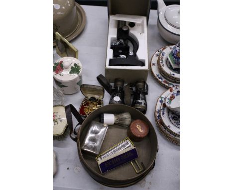 A MIXED LOT OF COLLECTABLES TO INCLUDE A BOXED PHILO MICROSCOPE, HALLMARKED SILVER CUFFLINKS, M.HONER ECHO SUPER VAMPER HARMO