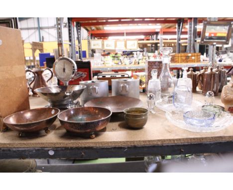 A QUANTITYOF COPPER, ETC TO INCLUDE A PAIR OF COPPER BOWLS ON BUN FEET, MARKED TO THE BASE 'DRYAD LESTER', A COPPER PLATE, VI