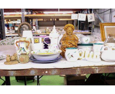 A MIXED LOT OF CERAMICS TO INCLUDE VINTAGE VASES, A CHEF BISCUIT BARREL, DENBY TEAWARE, LURPAK TOAST RACK, ETC