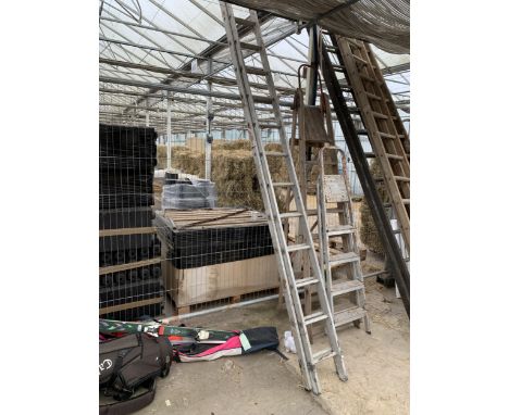 A TWENTY SIX RUNG TWO SECTION ALUMINIUM EXTENDING LADDER
