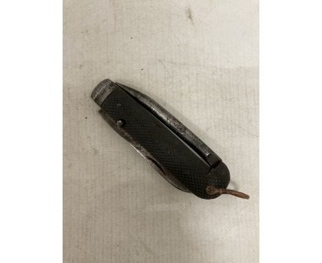 A MILITARY WADE AND BUTLER, SHEFFIELD, 1938 ARMY JACK KNIFE