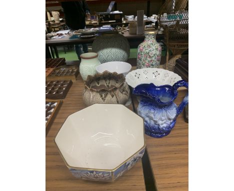 A QUANTITY OF CERAMIC ITEMS TO INCLUDE A LARGE MASON'S OCTAGONAL BOWL, CROWN STAFFORDSHIRE FLORAL VASE, STUDIO POTTERY, ETC