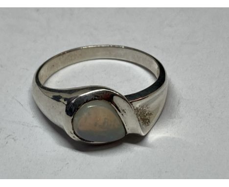 A MARKED SILVER RING WITH OPAL SIZE U/V IN A PRESENTATION BOX