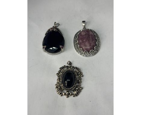 THREE VINTAGE PENDANTS ALL WITH LARGE STONES
