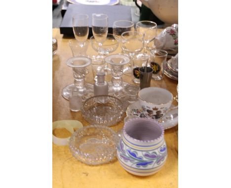 A QUANTITY OF GLASSWARE TO INCLUDE DRINKING GLASSES, CANDLESTICKS, ETC., TOGETHER WITH A POOLE POTTERY EARTHENWARE ART VASE