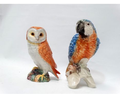 Beswick animals - A large barn owl No.1046, height 19cm and a Goebel parrot. 