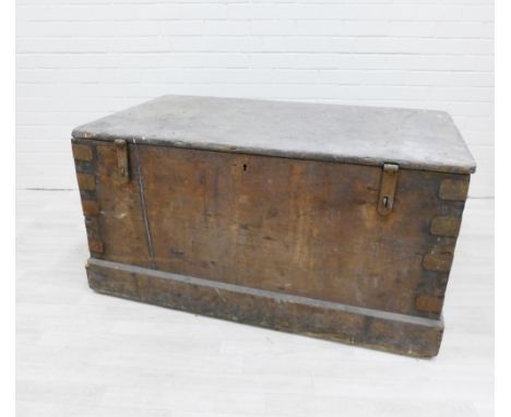 Vintage pine storage trunk, 62 x 120cm 