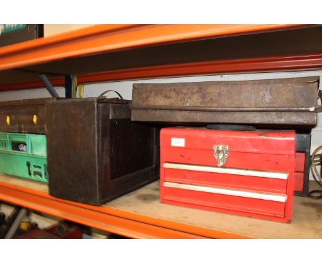 A SELECTION OF TOOLS AND TOOL BOXES TO INCLUDE AN ENGINEERS TOOLBOX AND CONTENTS AND BRITOOL TOOLS