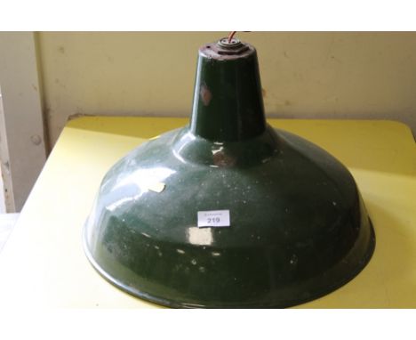 VINTAGE INDUSTRIAL STYLE METAL LAMP SHADE 