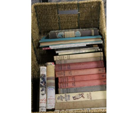 A TRAY OF VINTAGE CHILDRENS BOOKS TO INCLUDE MANY ENID BLYTON