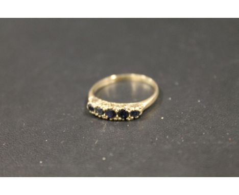 A HALLMARKED 9CT GOLD SAPPHIRE DRESS RING - APPROX 1.9 G