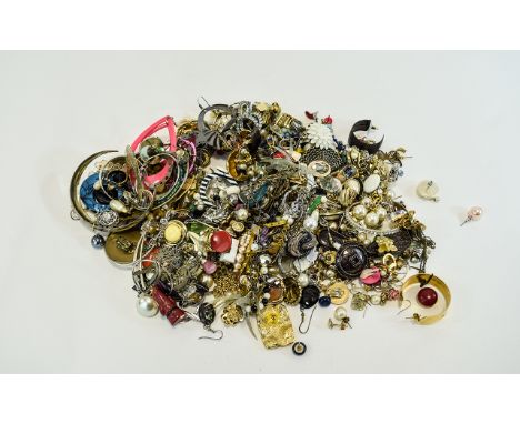 Bag Containing A Quantity Of Vintage Earrings To Include Studs, Clip On, Screw Back, Pairs And Single To Sort, Good Mixed Lot