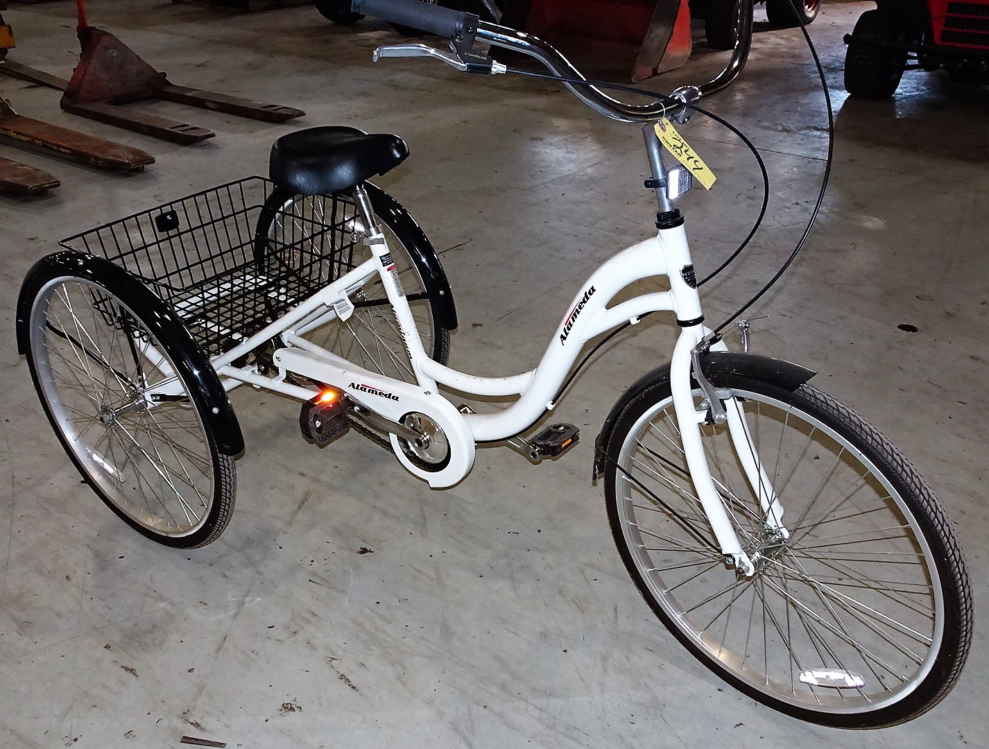 ALAMEDA 3-WHEEL BICYCLE WITH REAR UTILITY BASKET AND HAND BRAKES