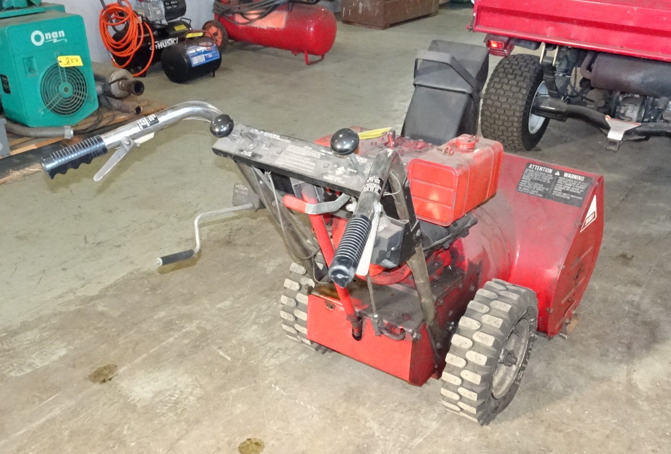 TORO MDL. 826 APPROXIMATELY 8 HP 26" SNOW BLOWER