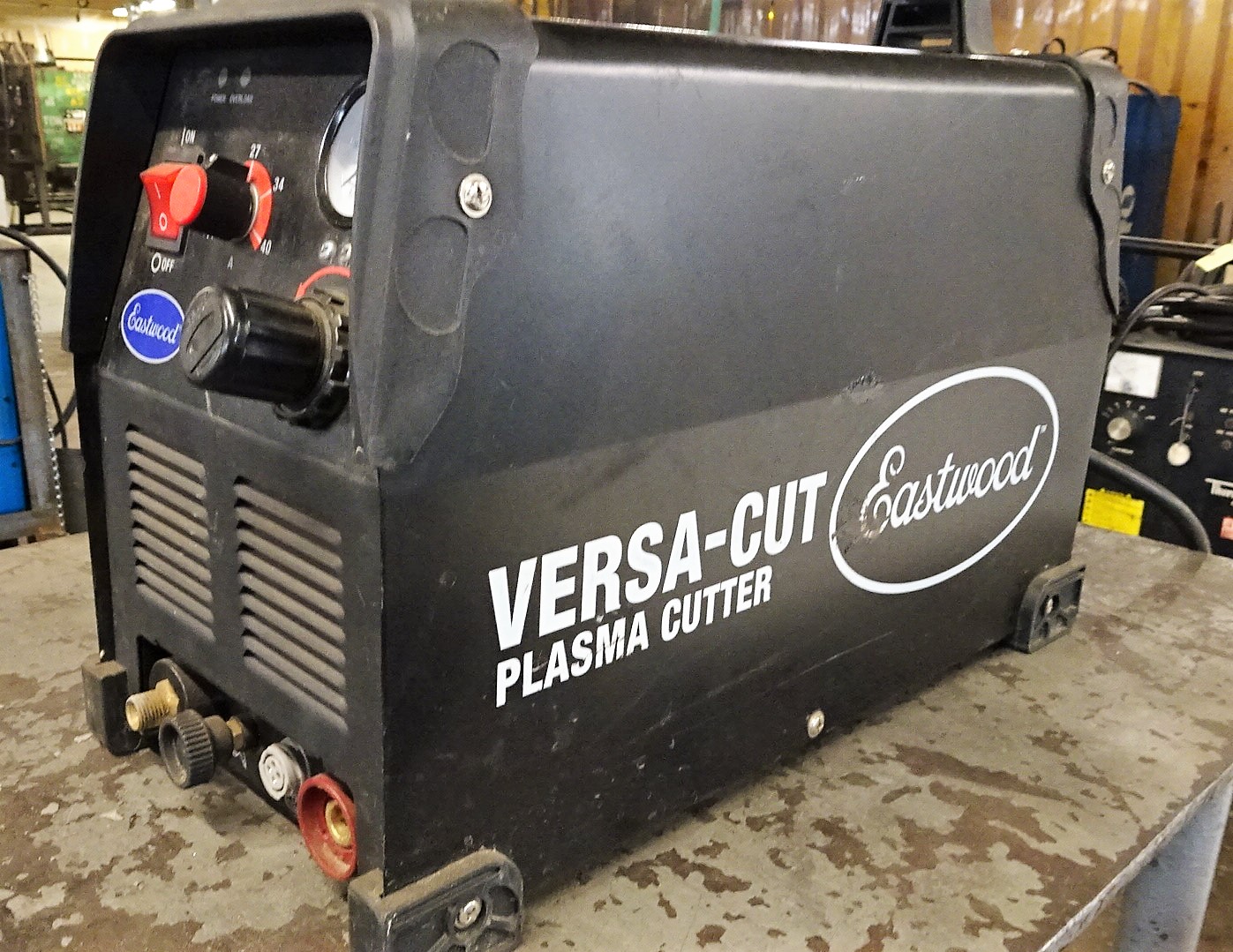 EASTWOOD VERSA CUT PLASMA CUTTER WITH TABLE