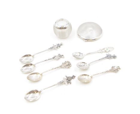 Group of silver, comprising silver mounted compact mirror, hallmarked Clark & Sewell, Chester 1929, silver mounted glass matc